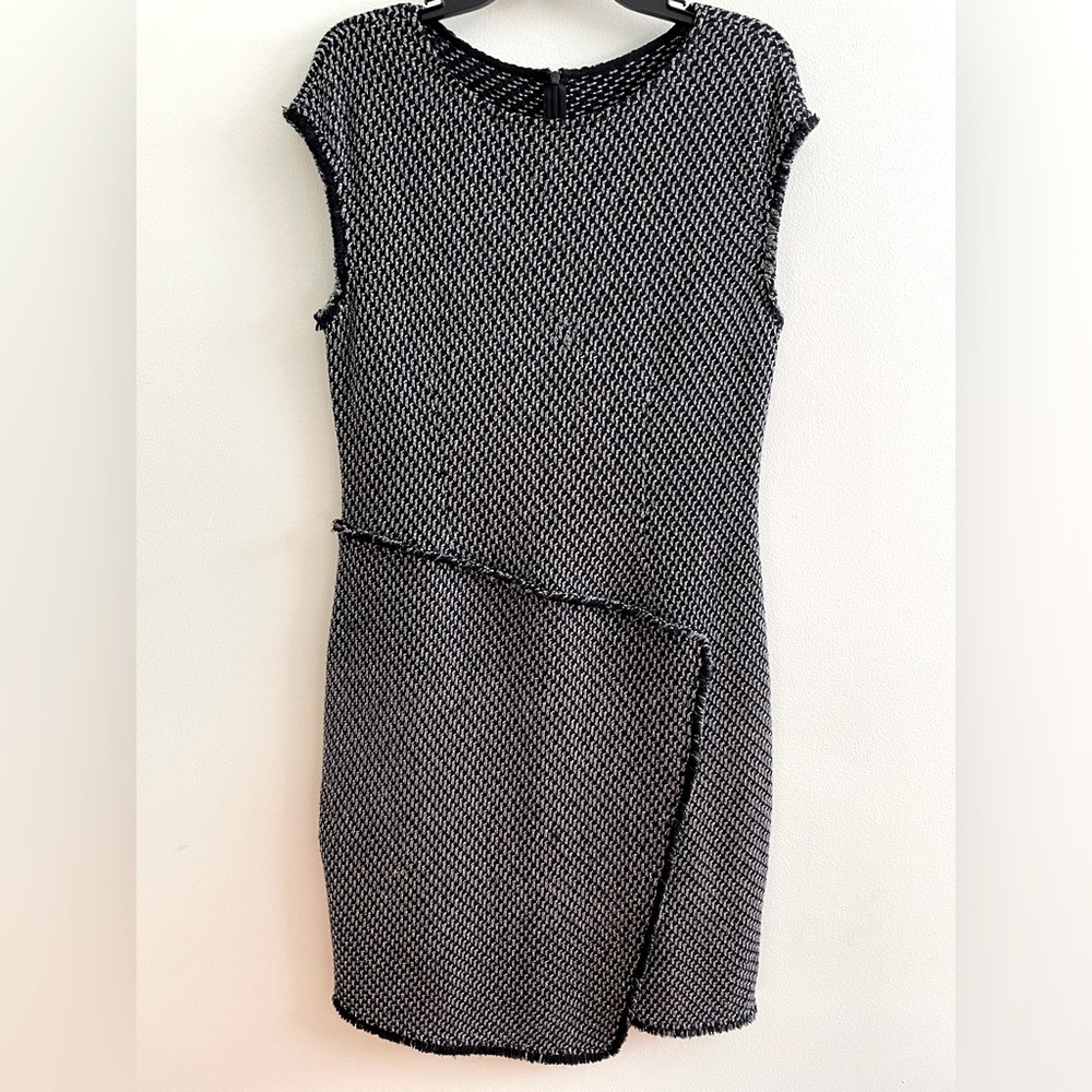 St. John Knit Sz 12 Black, Silver and Grey Sleeveless Dress